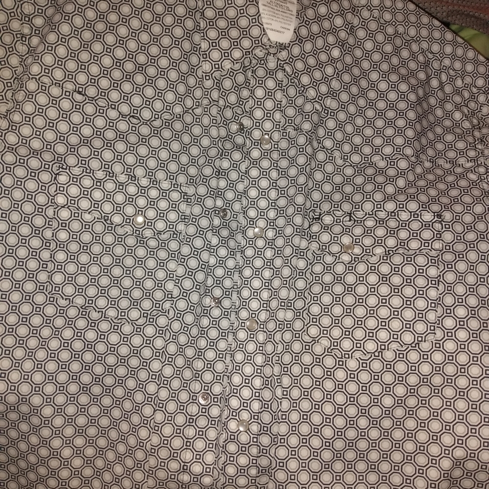 Short sleeve pearl button snap